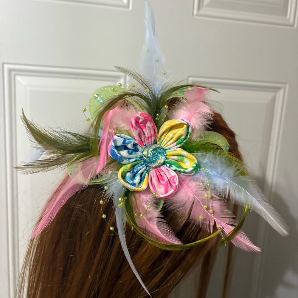 Cheek to cheek fascinator